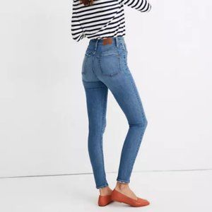 NWT 11" High-Rise Skinny Jeans in Maricopa Wash
